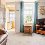 Cosy, Coastal Cottage- Beach, Pub And Shop Nearby