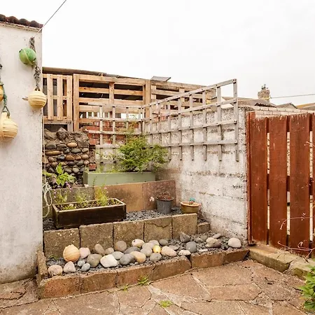 Cosy, Coastal Cottage- Beach, Pub And Shop Nearby Nyaraló